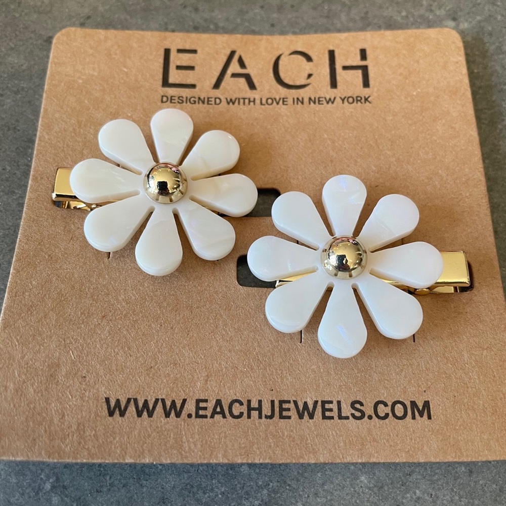 NWT super cute floral hair clips.